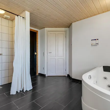 Semesterbostad I Vrist Med Sauna Sj280 *